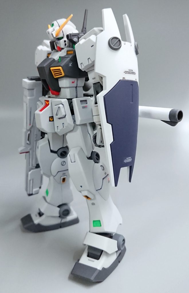 レジオン仕様のアーリーヘイズルを作っていて、連邦軍仕様に配備されている妄想をしまして、エゥーゴのマークツーにも面影があり良いのではと思いました。