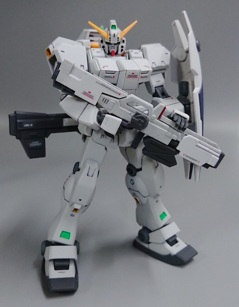 ジムクゥエルを作り始めて、アーリーヘイズル2機とティターンズカラー(紺色)、レジオンカラー(黒)、連邦軍カラー(白)と3機分作った感じです。制作もほぼ同じで下半身をジムカスタムさんに力をおかりして(実はジムカスタム3機制作)ジムクゥエル、ヘイズル2号機、ヘイズル改と妄想が広がりつづけて大変楽しかたです♪w