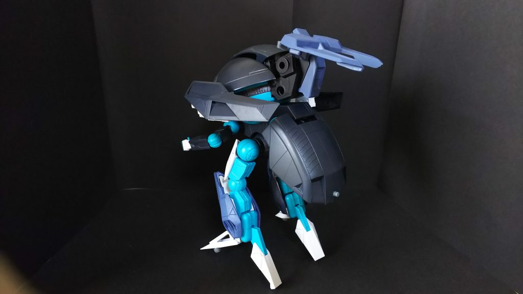 背面のアーマーは削ってできるだけ小さくしてます。