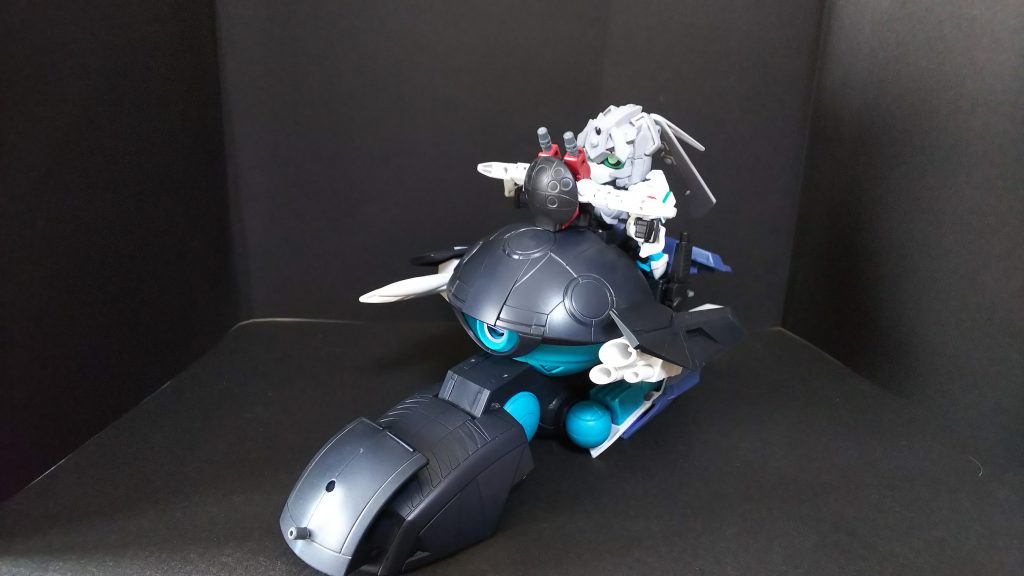 高速移動形態ウォドムスピナー！各部に謎のジョイントや突起がありますがそれはまた後程