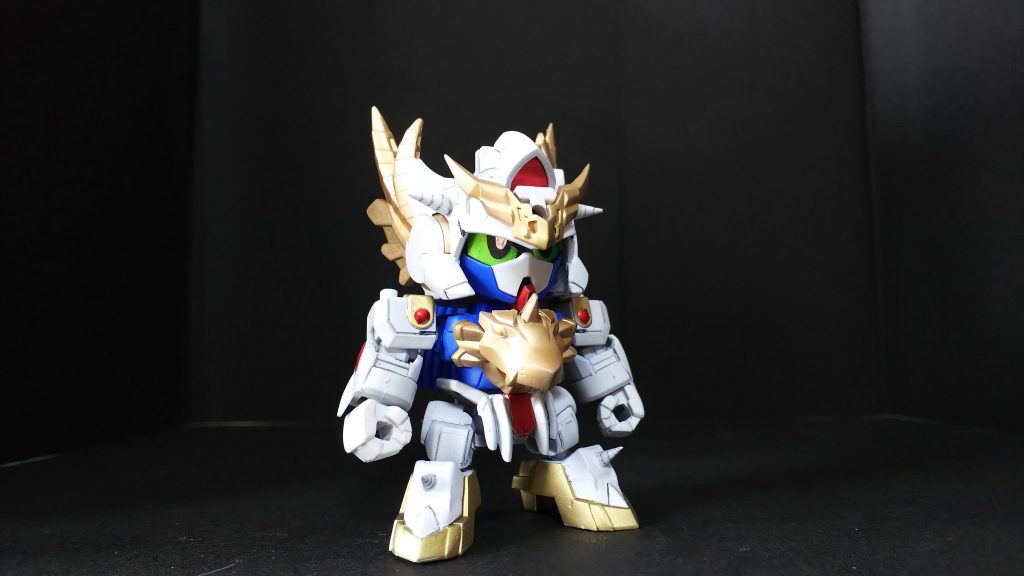 肘の可動はなくなりました(笑)分かりにくいんですが、色もパールから艶の無い白っぽくしてます。昔のガンドランダー系のイメージです