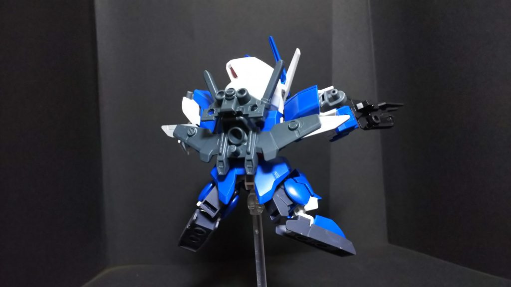 バックパックのウイング部分がちょっとだけ展開します