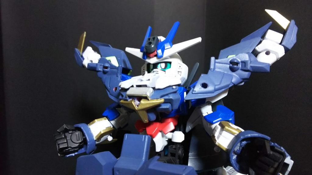 ウォドム内部にSDCSフレームの脚フレームが入っており、もう1本のジョイントを使いアースリィのボディを三点でガッチリ固定してます。イージスの胸と腰を合わせたアーマーをアースリィの胸にイージス脚はアースリィ腕に接続、イージス腕もアースリィの肩に取り付けます。