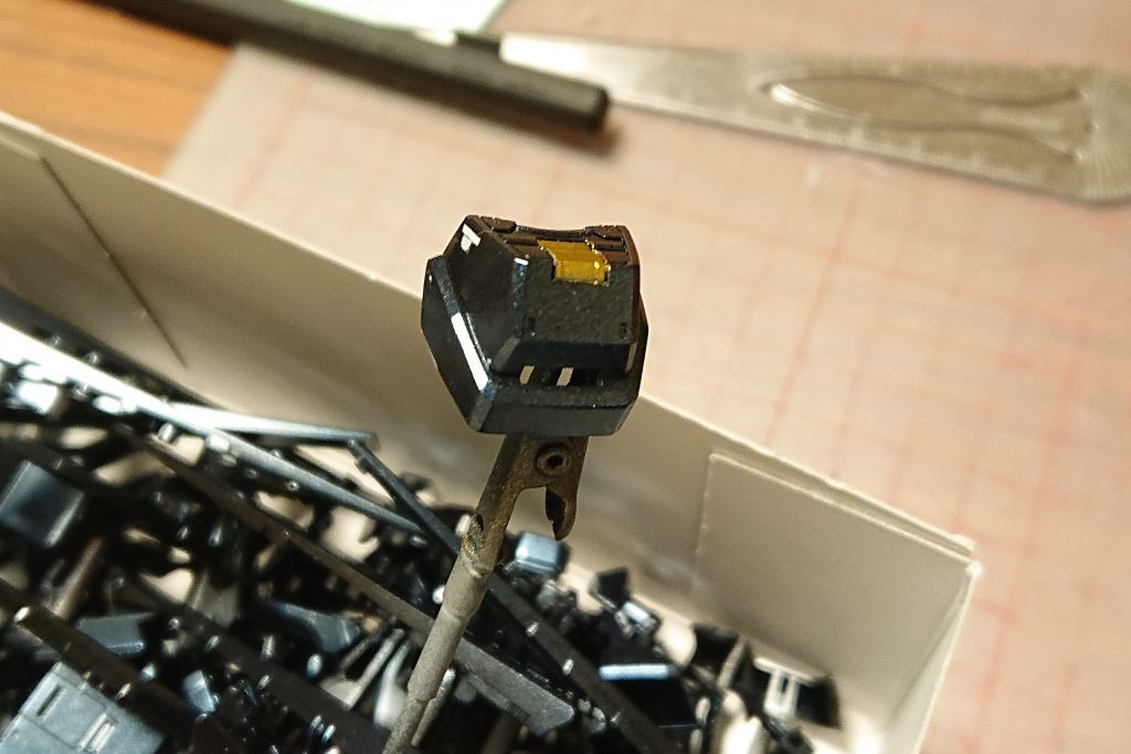 踵の真ん中を設定どおりに黄色（金色）に塗り分けています。