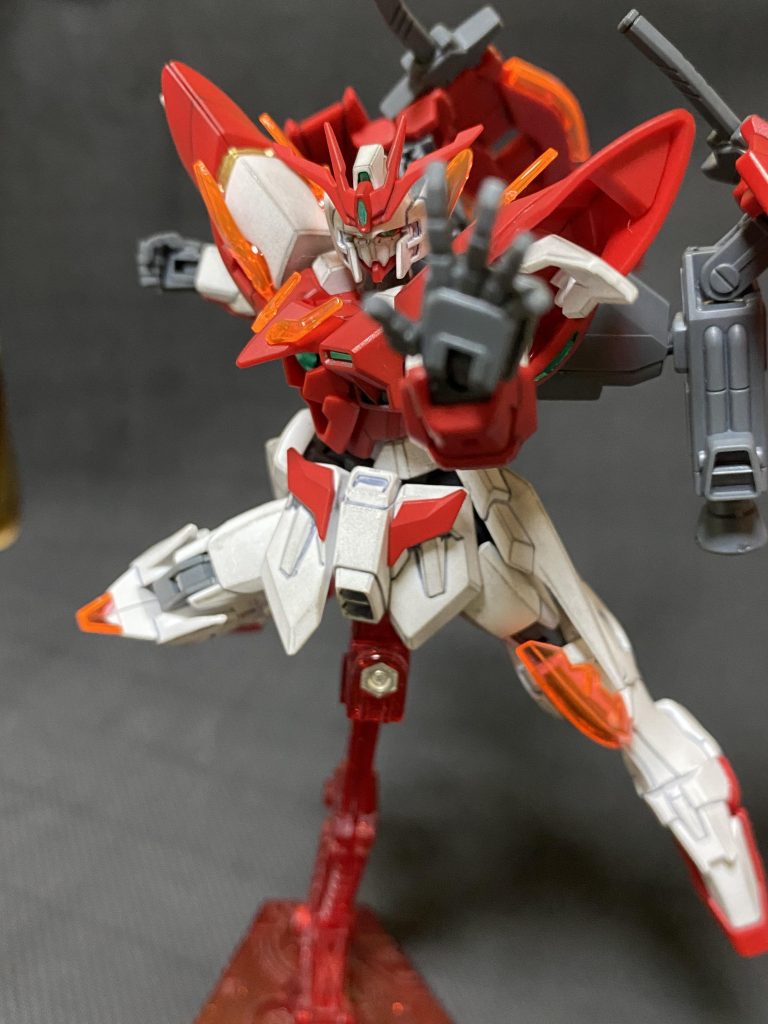 ガンスタの存在を知る前に製作しており工程を撮影してなかったので改造前のウイングゼロ炎を…行った加工はスミ入れにクリアパーツ以外へのつや消し＋パステルシャドウ､センサー部等をガンダムマーカーで部分塗装したのみです。メタリックなパーツだらけだと主張が強すぎるので装甲はマットな質感にすれば引き締まるのかな〜と素人なりに考えてみました。最後に､僕はオリジナル要素が強い作品が多いので原作を大切にされている方には申し訳ない気持ちもありますが暖かい目で見て頂けると幸いです。ご覧いただきありがとうございました！