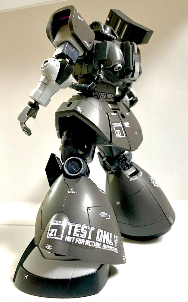 足に「実戦使用禁止」のペイント