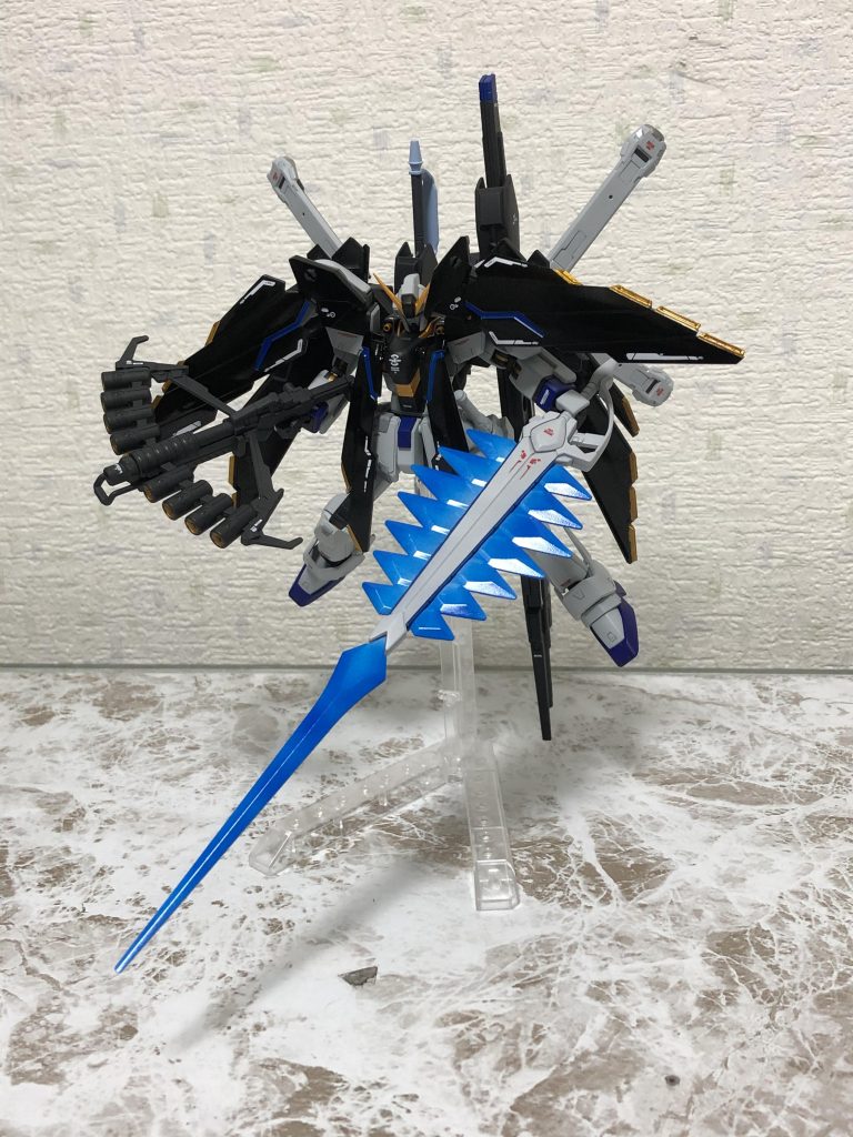 クロスボーンガンダムなのに何故かドクロマークは全て消しました。せめて両肩のスカルヘッドはいじらなければよかった…