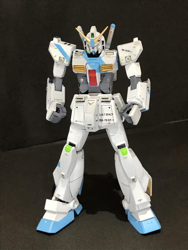 塗装した状態で。この時は0080の水転写デカールを持ってなかったので、付属のものを使いましたが、やはり別売りのデカールが使いたかったです…。