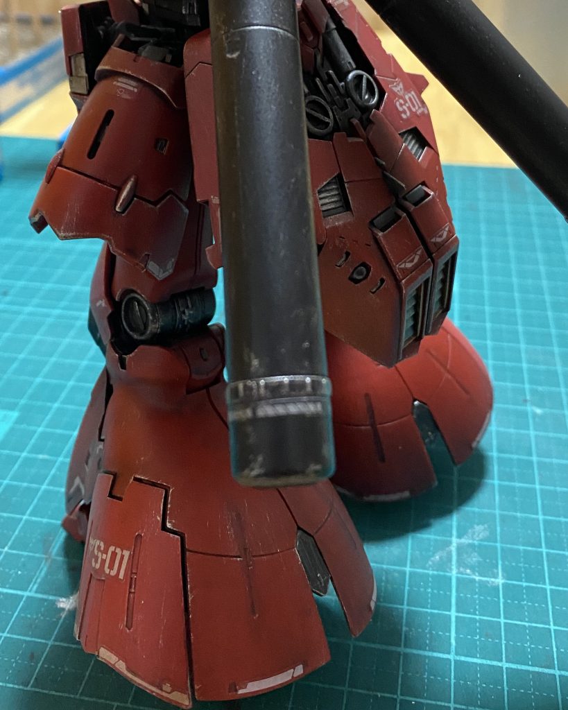 金属感を出したくて足や腕、肩の内側はメタリック系のカラーで塗装し外装はドライブラシでそれっぽくなるように頑張りました！