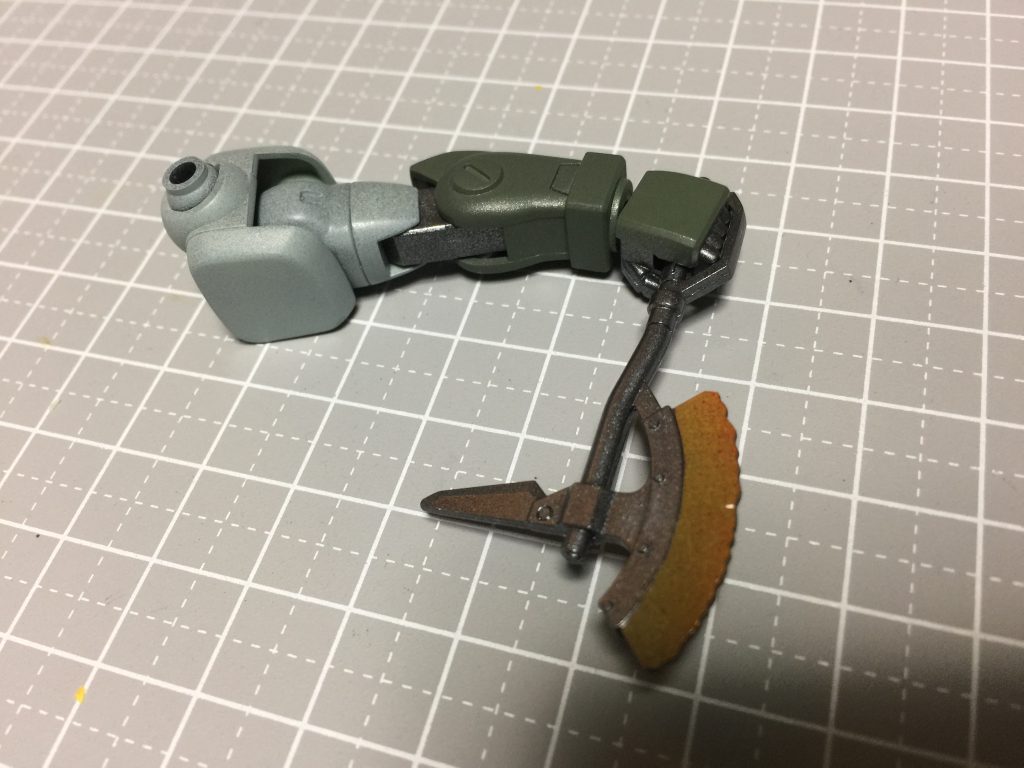 缶スプレーは細かい部分的な吹き分けが出来ませんので、ぼーとしてると、すぐ厚塗りになってしまいます（ワオ）