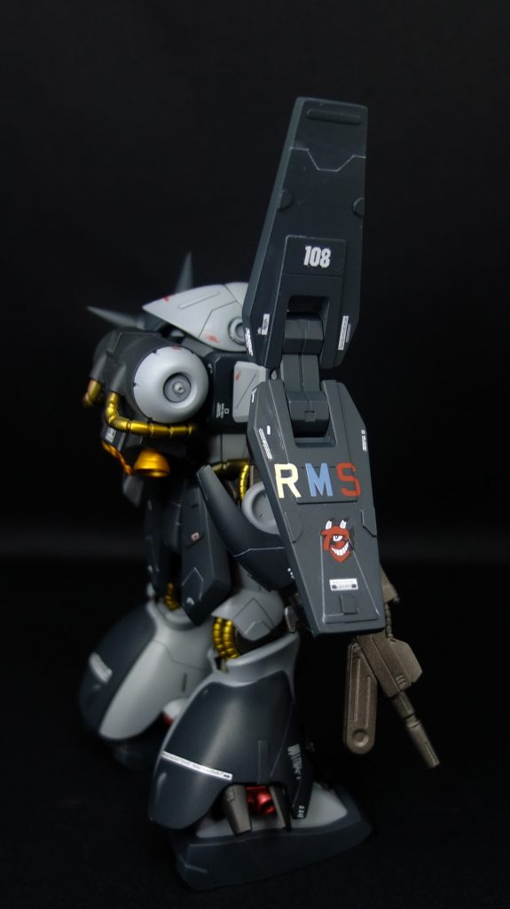 使用したデカールはマシーネンクリーガーのシリーズを多用してミリタリー感を強めています