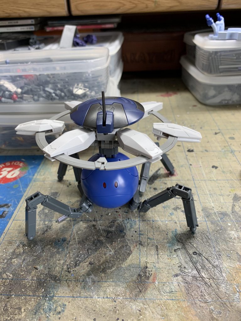 一番最初は、ハロを四足歩行させるだけの代物だったのですが……