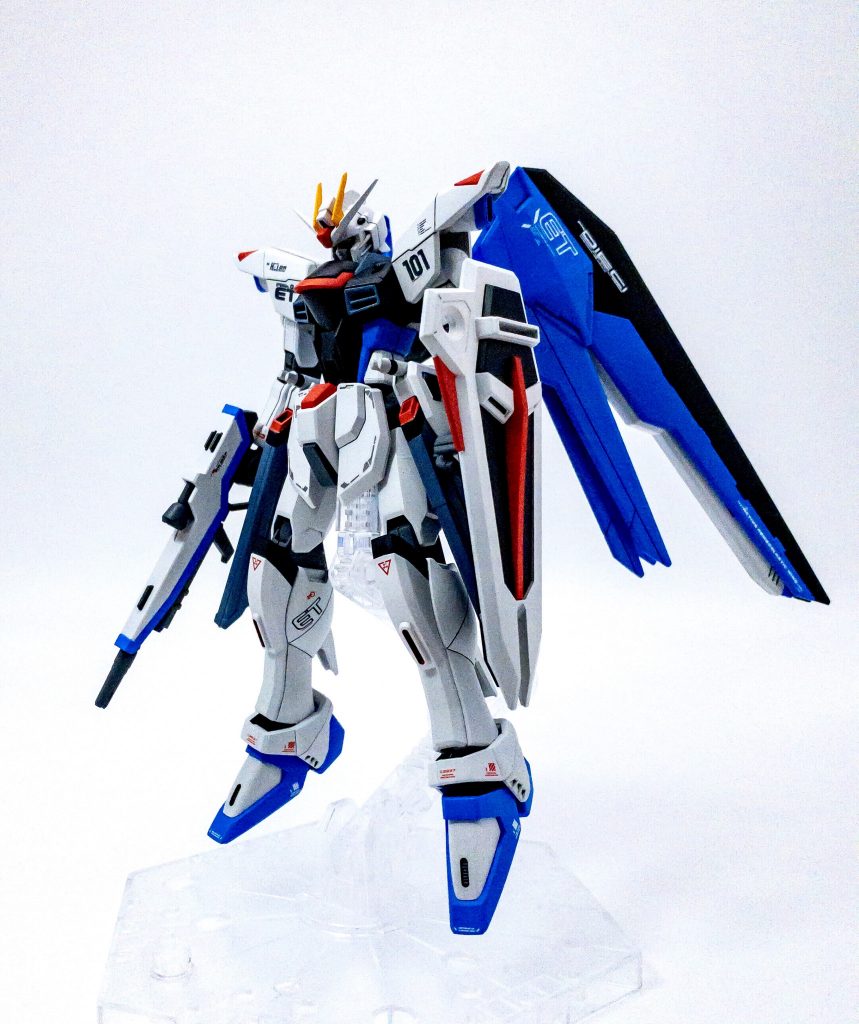 21世紀の主役機のイメージ。問答無用のかっこよさがあります。