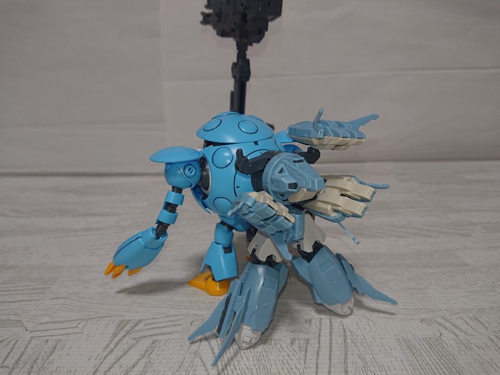 バックパックはプトレマイオスアームズを装備。空戦ができるようにするならGNドライヴの方が安定するんじゃね?といった感じでバランスを踏まえてくっつけました。