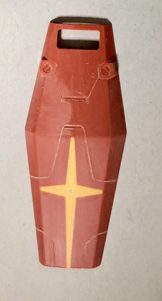 盾の連邦マークはセメントで接着→削りだし→瞬着パテで隙間埋め→削りだしで消しました。