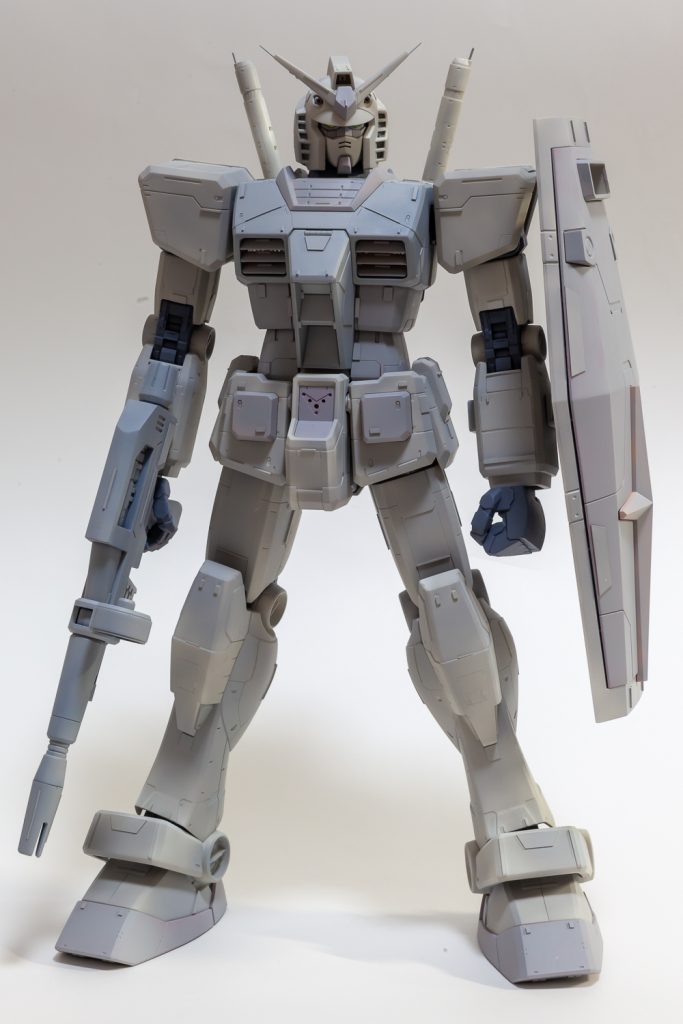 捨てサフを噴いて一旦組み上げ&各部チェック。みなさんおっしゃる「なぜか完成後よりカッコイイ瞬間」です(^^