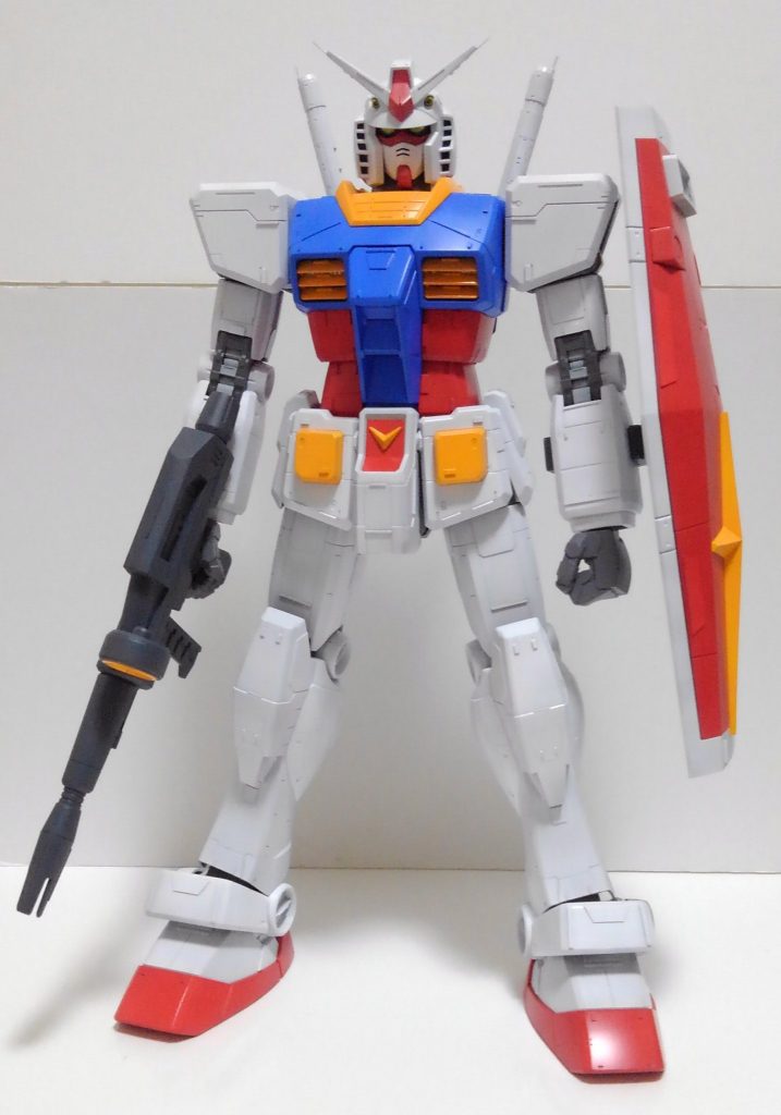 トリコロールで基本塗装完了、対比物がないとパッとみG30thに見えないこともない?必要ないタイミングでもいちいち組上げなおすのは単なる趣味ですw