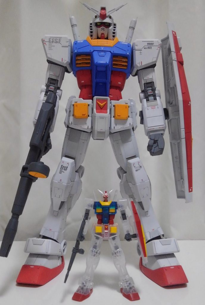 というわけで完成です!EGガンダムとのサイズ差!最後までお付き合いいただきありがとうございましたー!