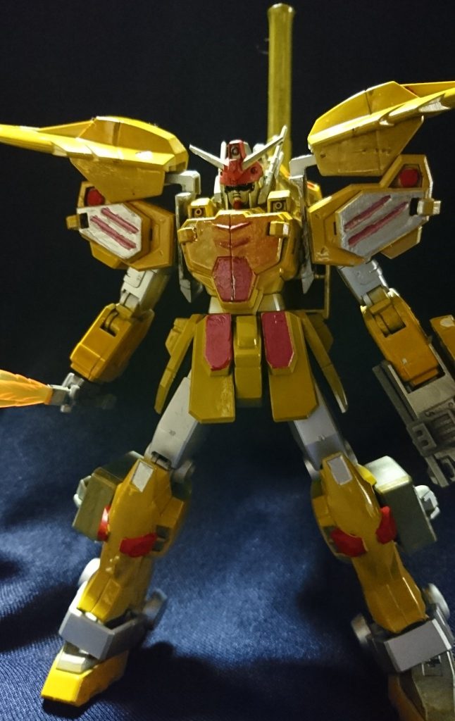 いろいろ失敗しました・・・まず使用したスプレーのオレンジを紙コップに出してエアブラシで吹いたんだけどこれが薄い・・・筆とかじゃまず乗らないくらい薄いエアブラシ２回吹きしてもほんのり透けてる次にスミ入れしたときに胸部の右ハッチの上とことが割れた（ｴﾅﾒﾙは割れるというけどはじめて割れた）