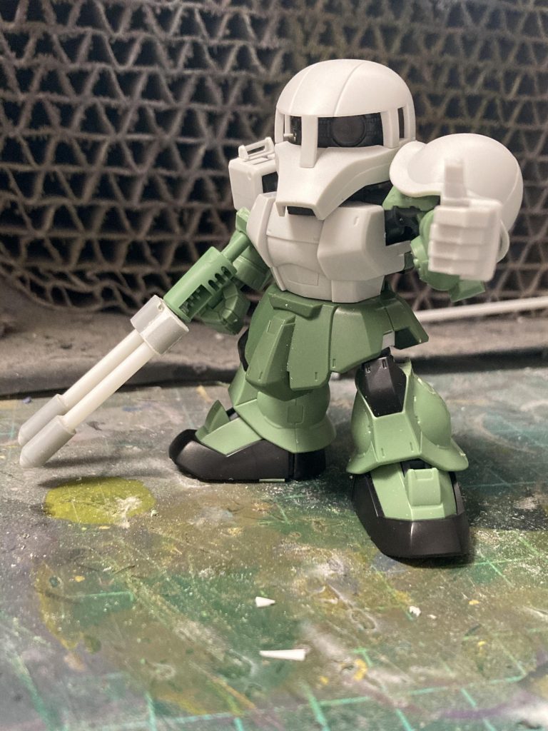 先の説明の通り改造箇所はパイプの除去と武装追加程度の物で簡単加工になります( ˙꒳​˙  )サムズアッピング旧ザク