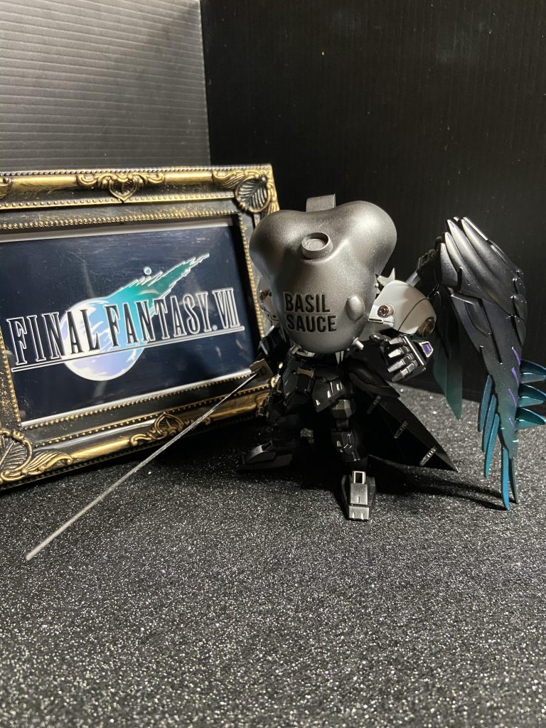 初めての人キャラモチーフでしたが、中々形にできたかと思ってます。が、今後の課題はパテ造形。パテまじむずい。笑フォトフレームは100均のゴージャスなやつです。普段なら誰がこんなん買うねんと思うやつですが、バッチリはまりました。