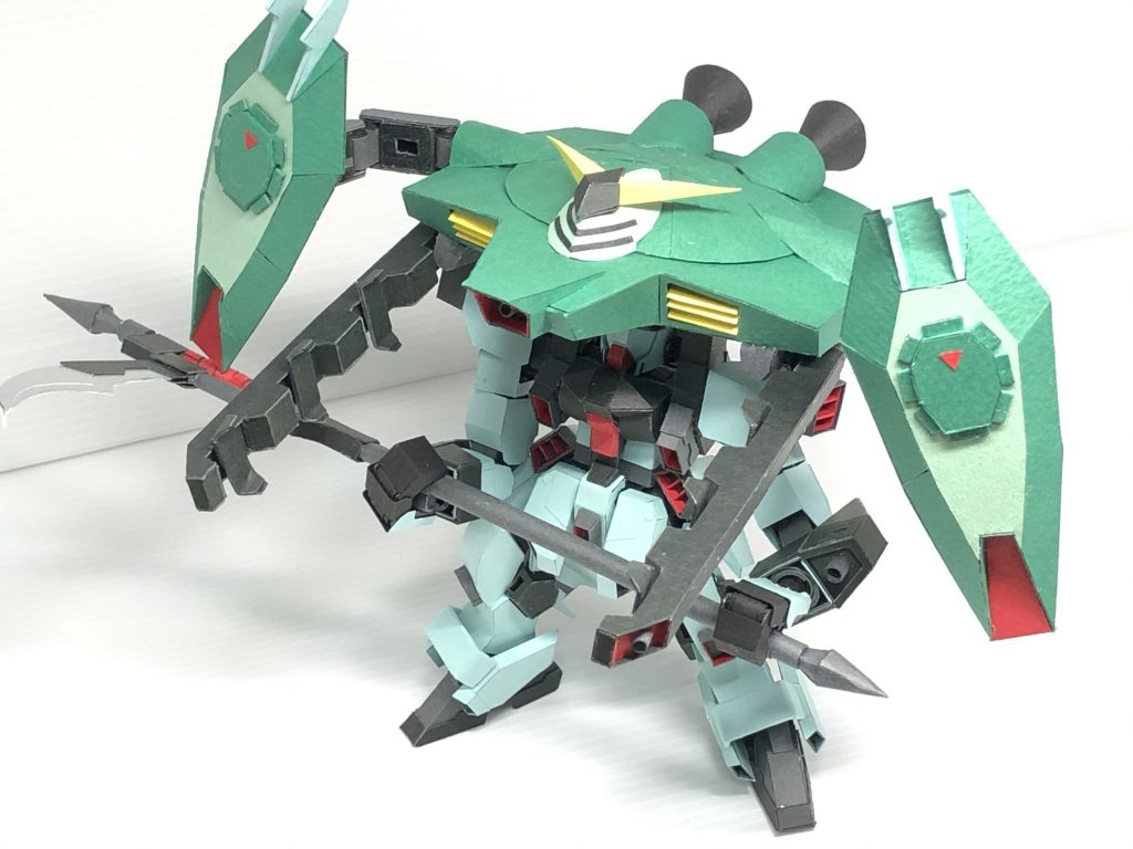 強襲形態への差し替え無し完全変形を実現。