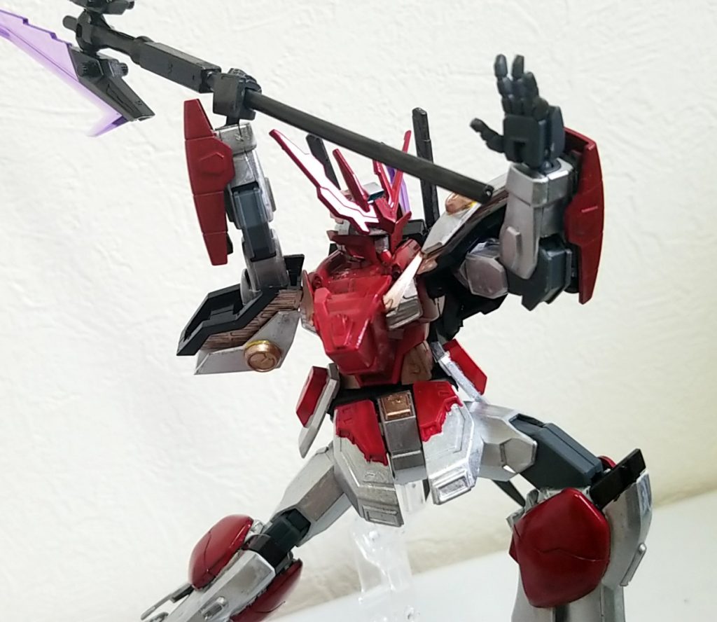 が、当然ながら制御できるような代物ではなく味方のいない状況やタイマンにおいては無類の強さを誇るが他国との共同戦線が不可能になるという致命的な欠陥がある(もっとも、原作においてはガンダムファイトが今後続けられるのか自体が不明なため本機は陽の目を当たることは無かった)