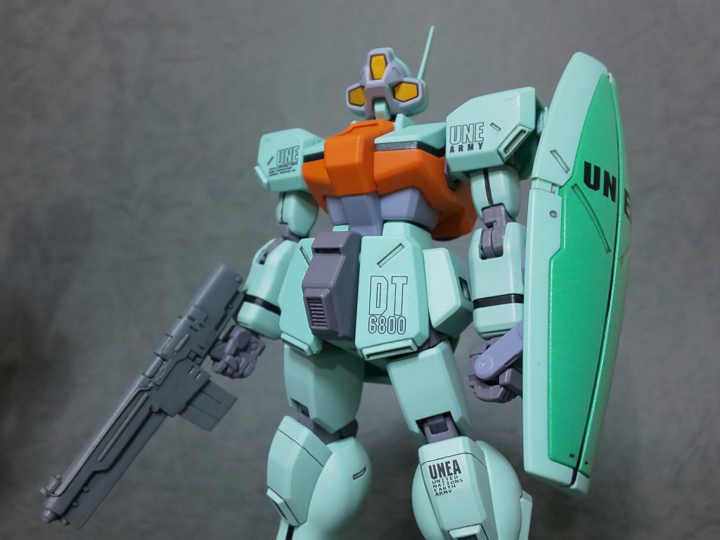 主に腕と腿から脛はエルドラドートレスを以前に塗装したもの。他は成形色。これって部分塗装なのか?B社の考えるドートレスの弱緑とピッタリ色が一致して若干驚く。