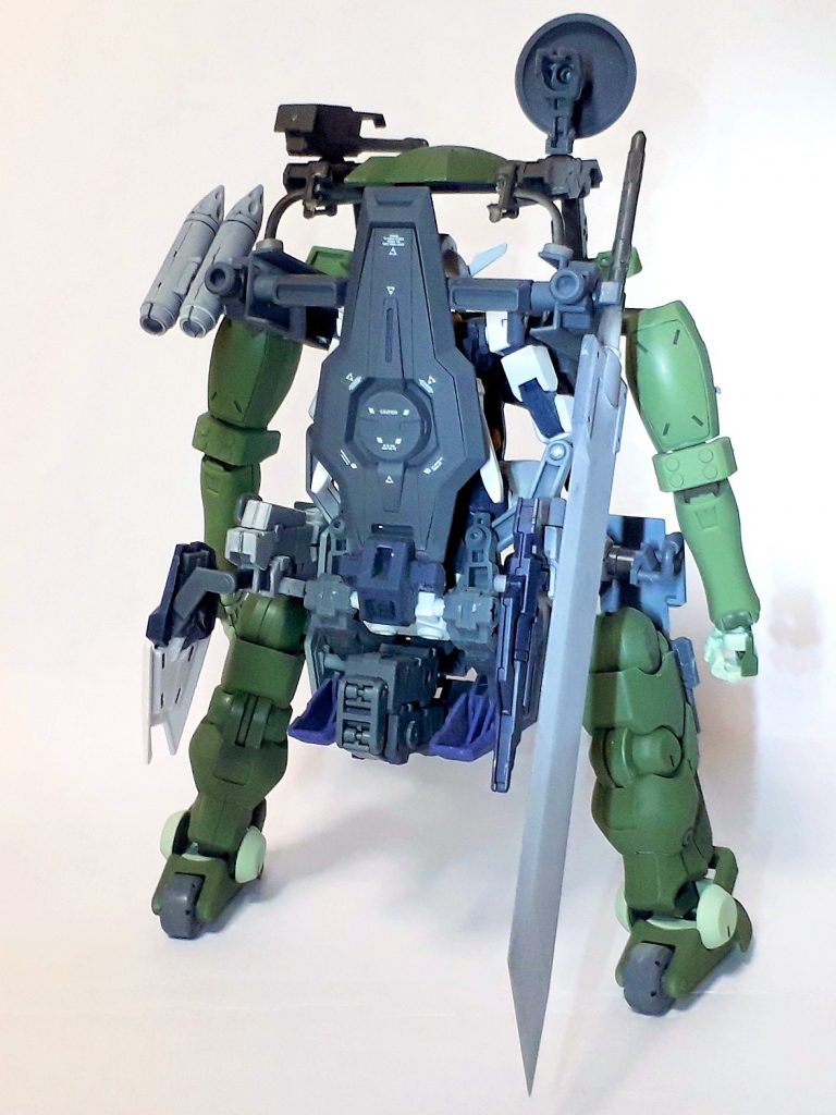 コアガンダム用のスプレーガンとシールドも装備可能