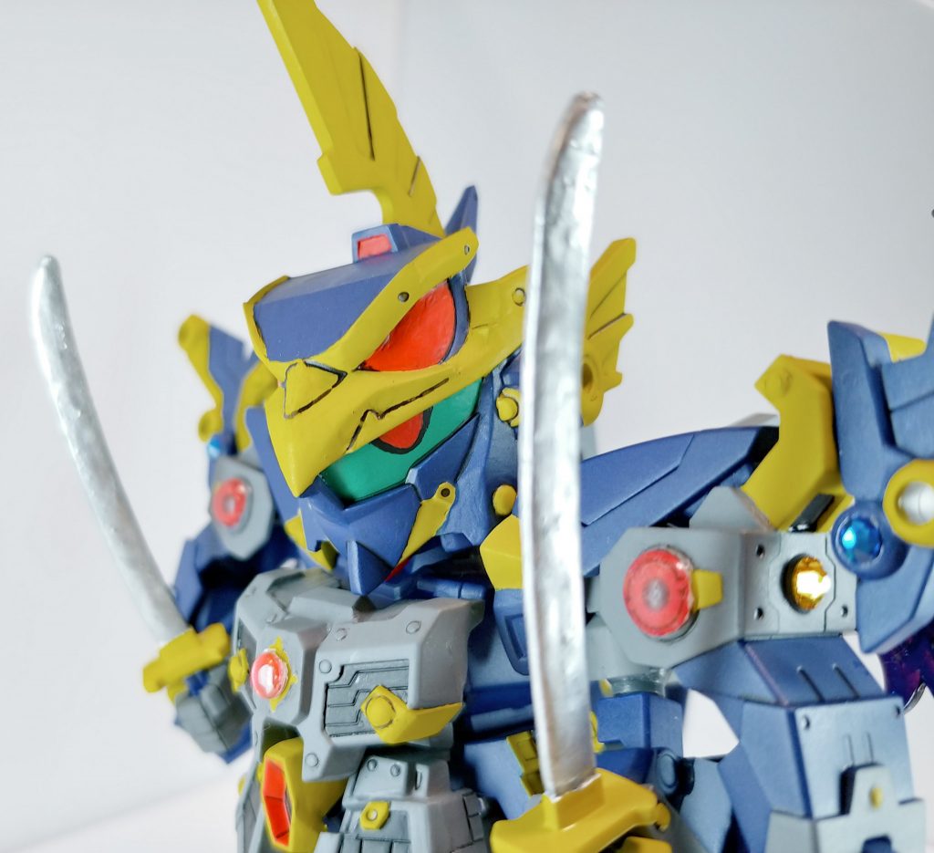 仕上げにつや消しトップコートを吹いているせいかおおよその筆ムラは消えてくれています。