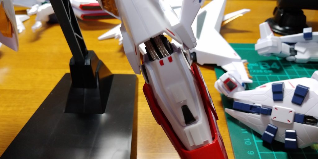 あまり見えない部分も動力パイプ仕込んでます。