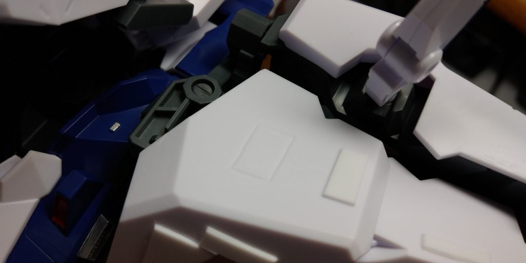 初のスジボリ、プラ板加工です。