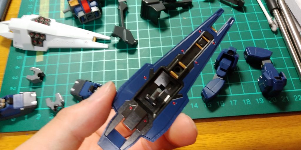 裏側も塗り別けをしっかりと。