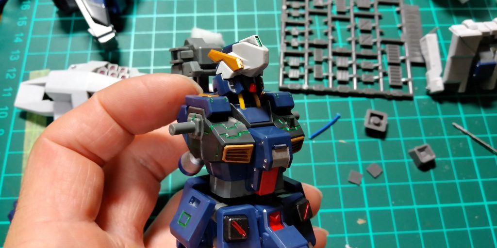 スジボリからの溝をﾒﾀﾘｯｸｸﾞﾘｰﾝで塗装しました。