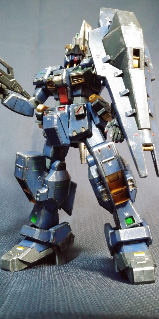 下から見上げるアングルです。