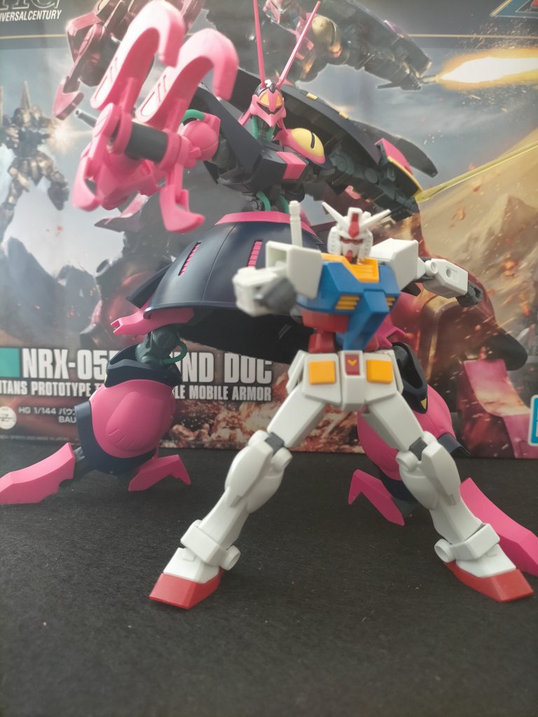 EGガンダムと比べるとこのサイズ感！MGターンエーと同じぐらいの大きさです。