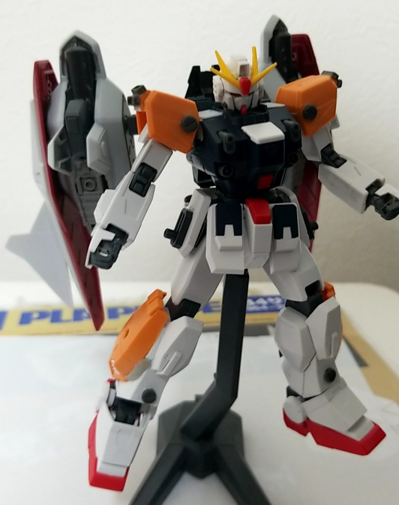 バックパックはフレームアームズのフレズヴェルグアーテルの太もも部分と旧キットエルオーブースターのパーツを使用ブースターの中に埋め込まれてるのは、ハイゴッグのミサイル、30mmアルトの足パーツ、ビームマスターの余剰パーツ背面は30mmのアルトのオプションパーツ塗装前はこんな感じシールドは没になった