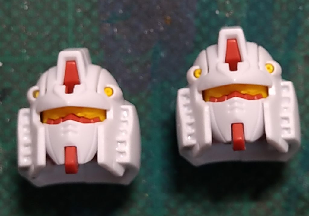 耳のダクトを彫り込み。