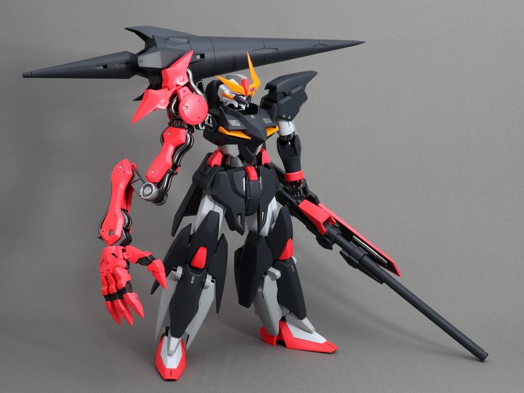 脚がほぼ一色だったので、パーツ単位ですが配色を変えてみました。