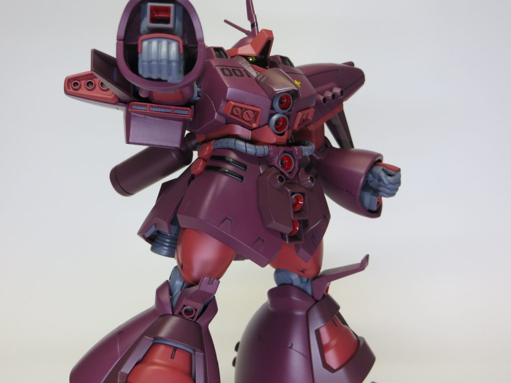 可動が優秀ではないので、とれるポーズはこれくらい。