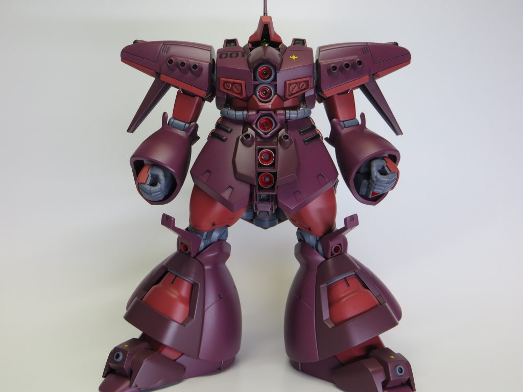 前から。なかなかの威圧感。