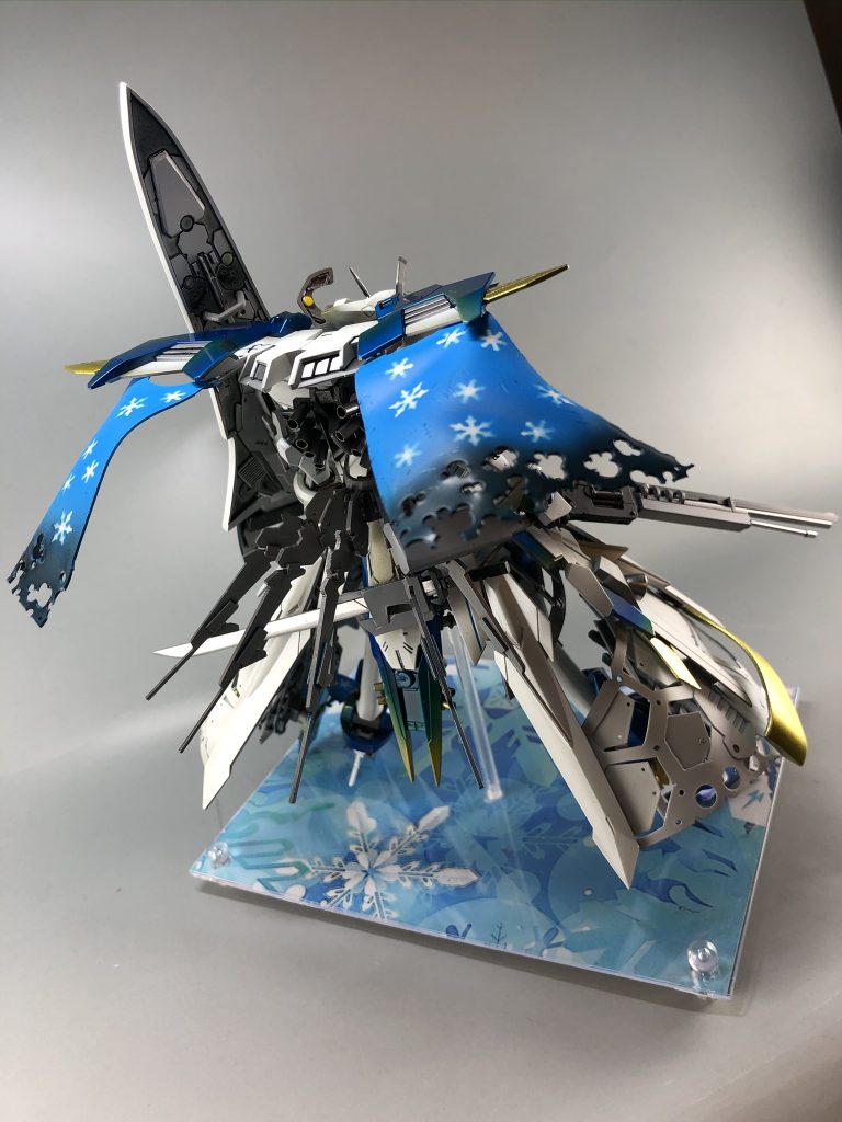 腰あたりのトゲトゲは放熱板