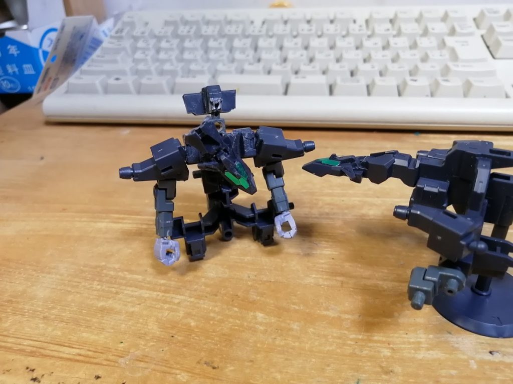 アーマー輸送飛行機をロボモードに