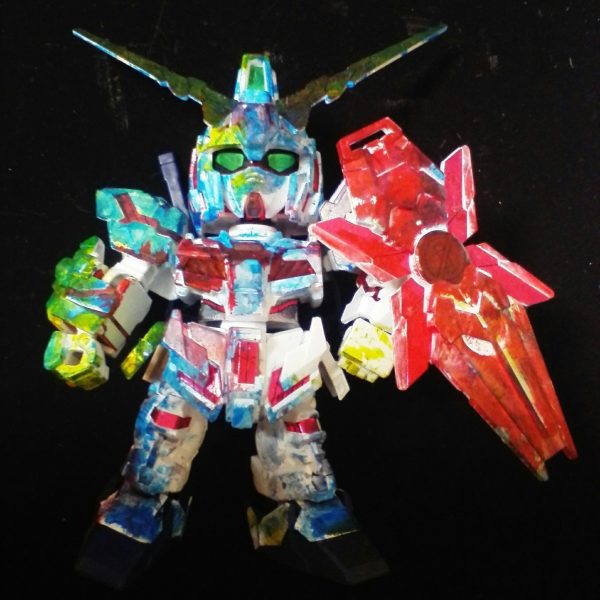 昨年、娘と組んで、娘(当時５歳)が塗ったガンダム