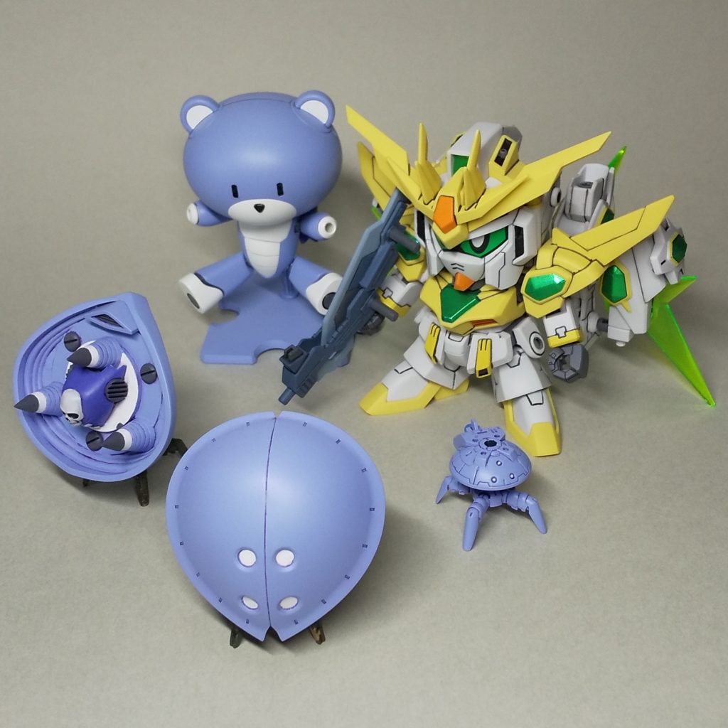 ガンプラバトルで、ふみな と共闘中。アッガイスタンプシールドは物理攻撃担当、アッガイシールドはシールドビット、素のロイロイは外部センサー兼無線誘導中継機的な役割があるんじゃないかと‥‥ 多分、地上ステージ用。