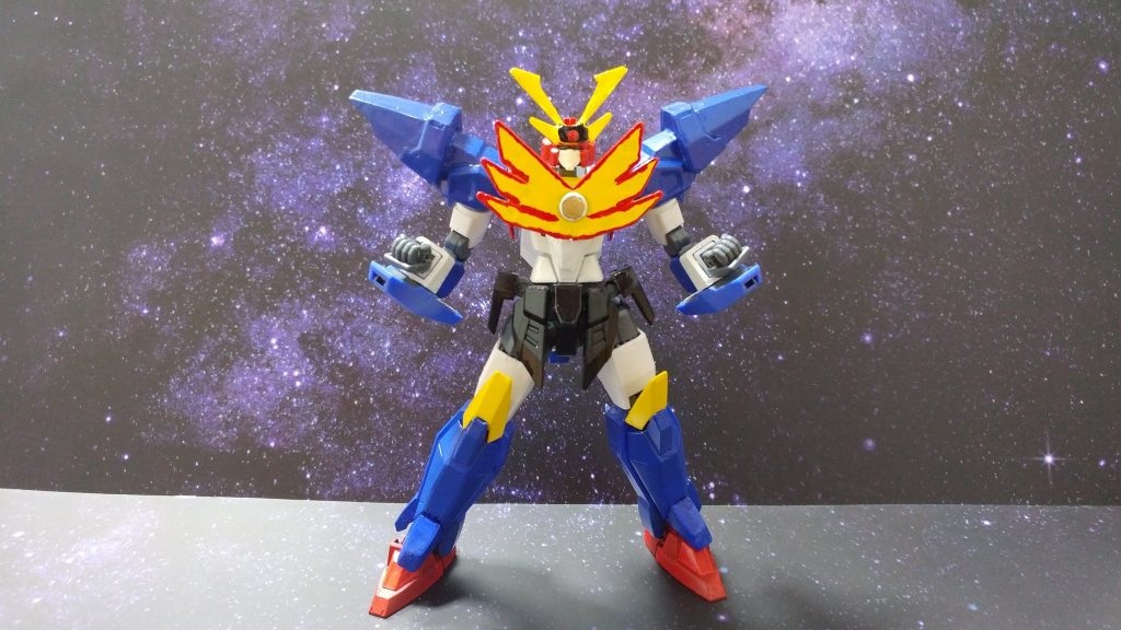 AGE‐3をベースにシェへラザード GエグゼスGサイフォス トライエイジマグナムをミキシングして作っています。ちなみに胸のエンブレムはポータントフライヤーを加工したものを使用しています。