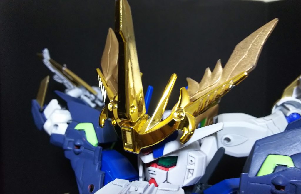 頭部の飾りは武者ウイングゼロの物なので、パワーアップ時には強化パーツを取り付けてます。合体時は瞳無しにした方がカッコ良い気がします。