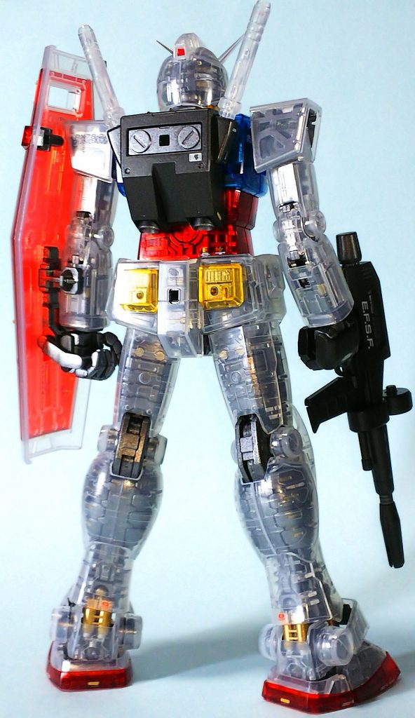 フレームは全てライトガンメタルで塗装し、シリンダーなど部分的にゴールドやシルバーを筆塗りしてメリハリを付ける。