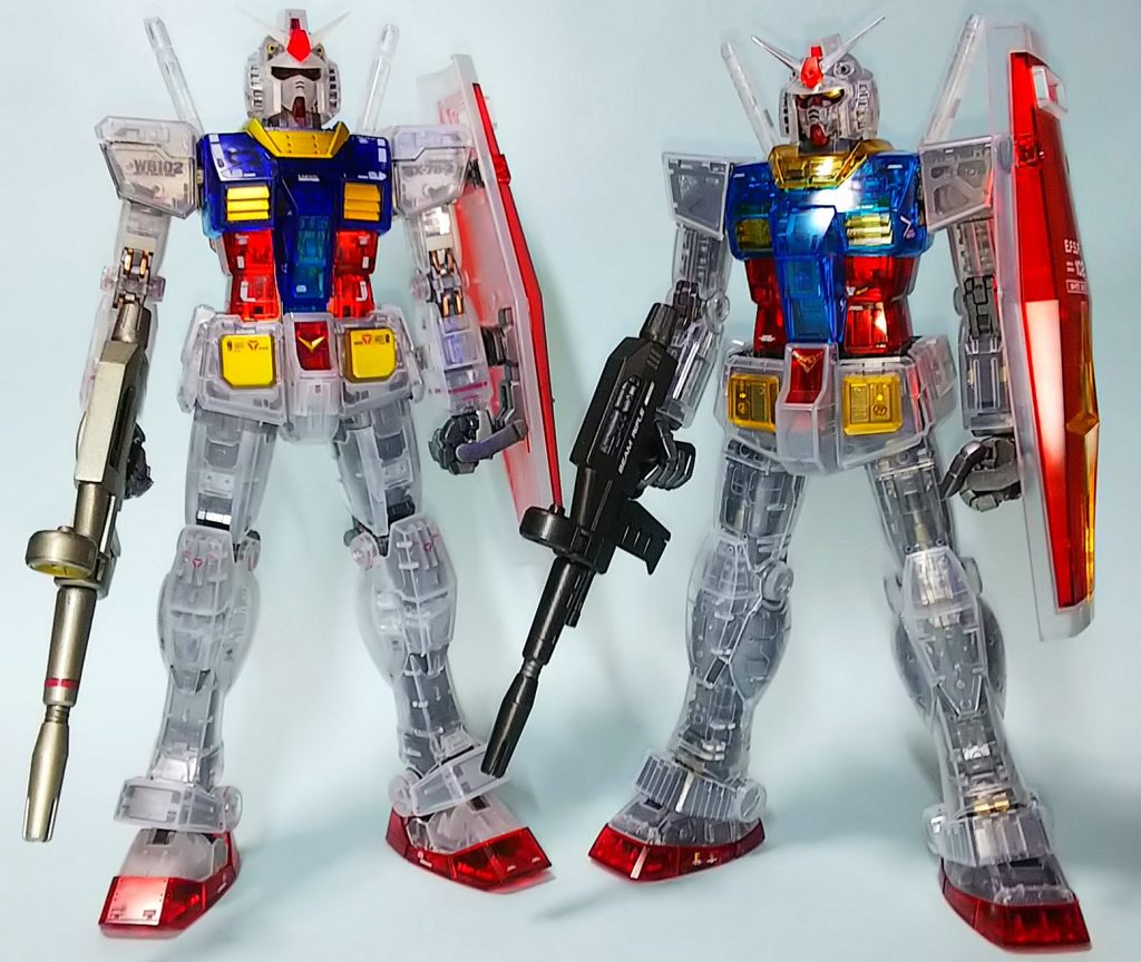 前々回の一番くじでA賞とB賞をミキシングして制作した、ver.3.0クリアと並べてみる…どちらもカッコ良い!