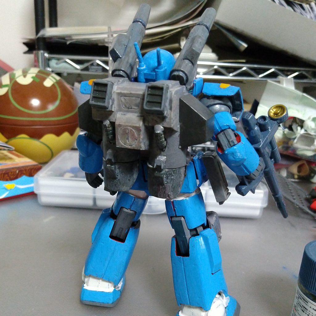 バックパックもガンキャノンⅡから。あえて錆びついた感じをそのままで。